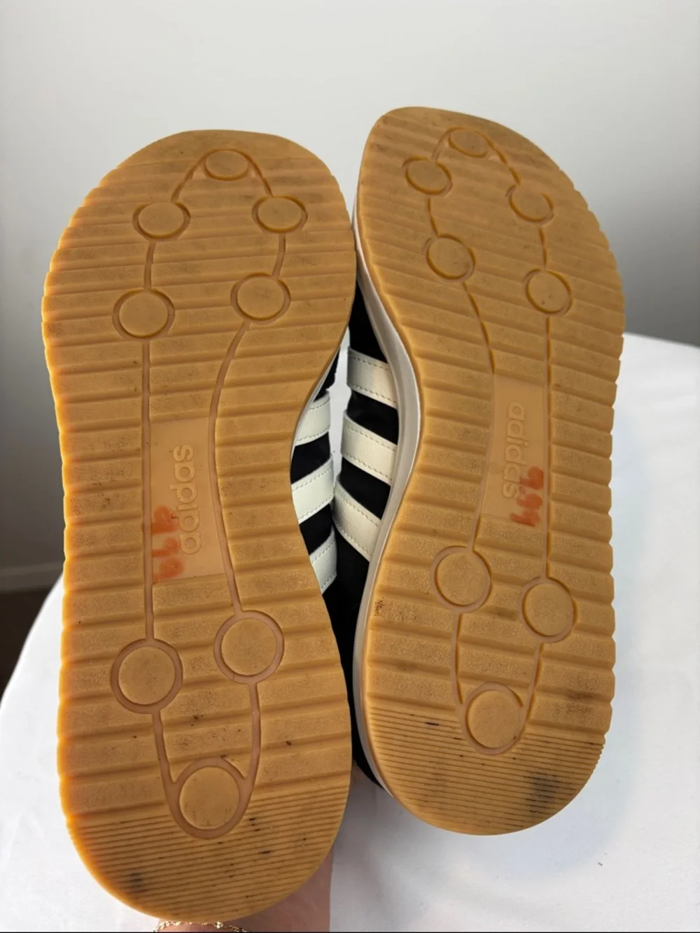 Adidas Cloudfoam Sneakers Mens 8.5 Black White Gum Sole Casual Retro Shoes - Picture 6 of 6